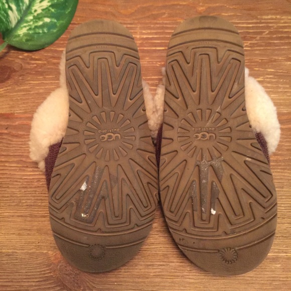 Ugg slippers color brown - Picture 6 of 7